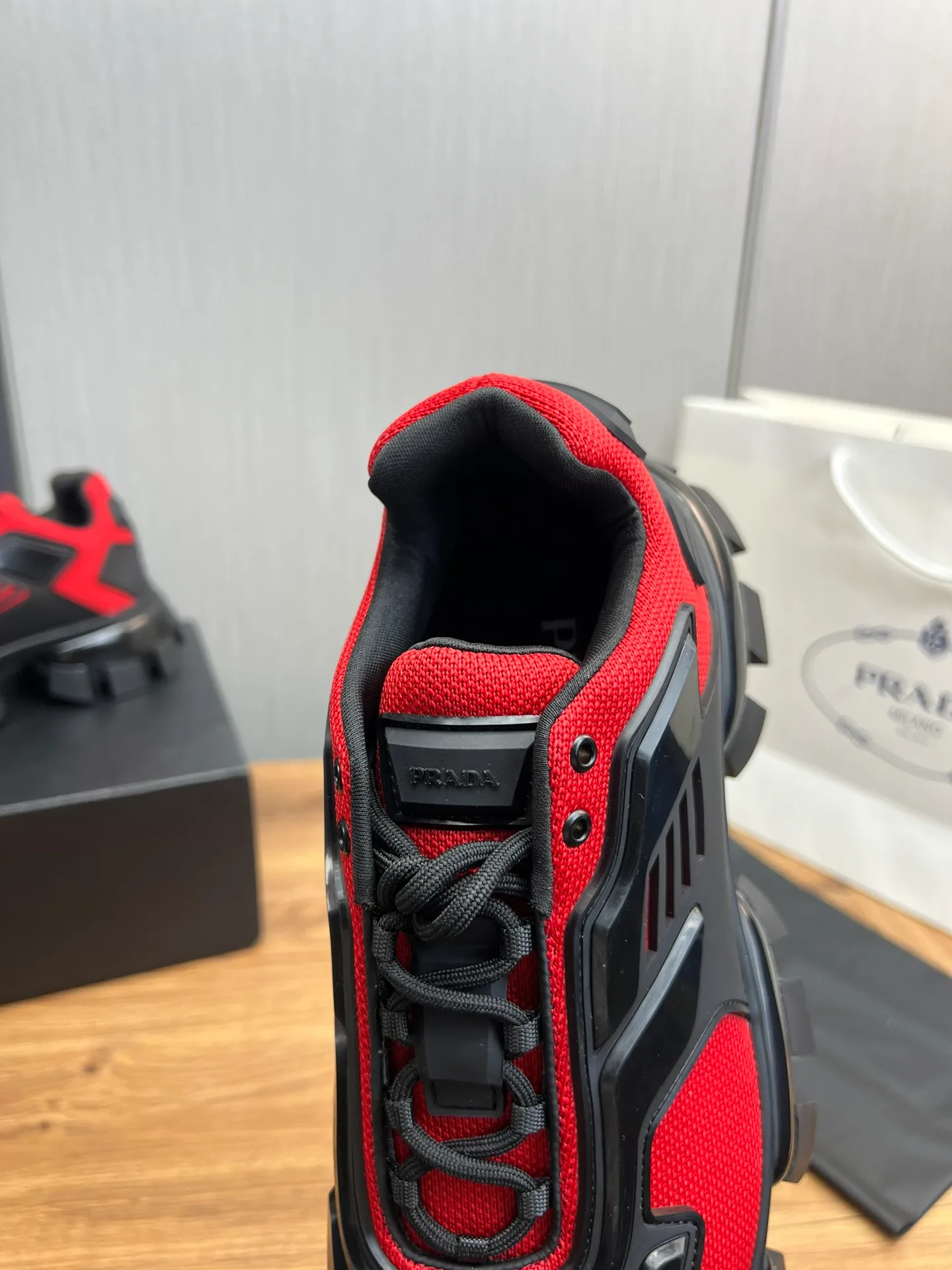 Men's shoes 💰620💰 [PRADA] Popular thick-soled shoes for couples 👩‍❤️‍👨 Available all year round ✔️Official website synchronization Original fly-knit film fabric + cowhide lining, 1⃣️ to 1⃣️ replica, original sole, 36-45 (45 made to order, non-refundable)